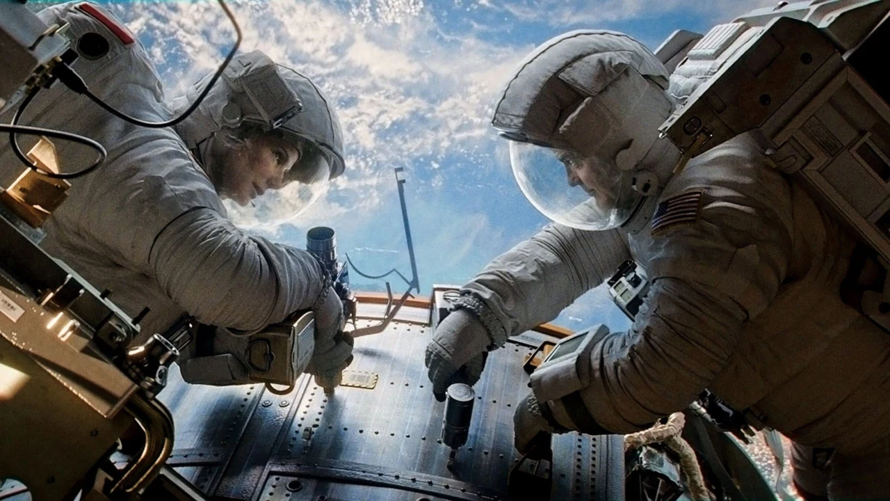 Tư liệu hình — Gravity — gravity-shot-01