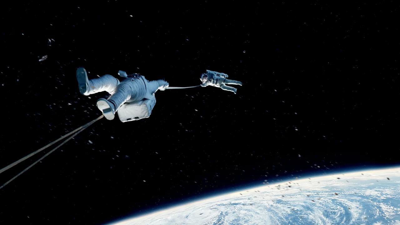 Tư liệu hình — Gravity — gravity-shot-05