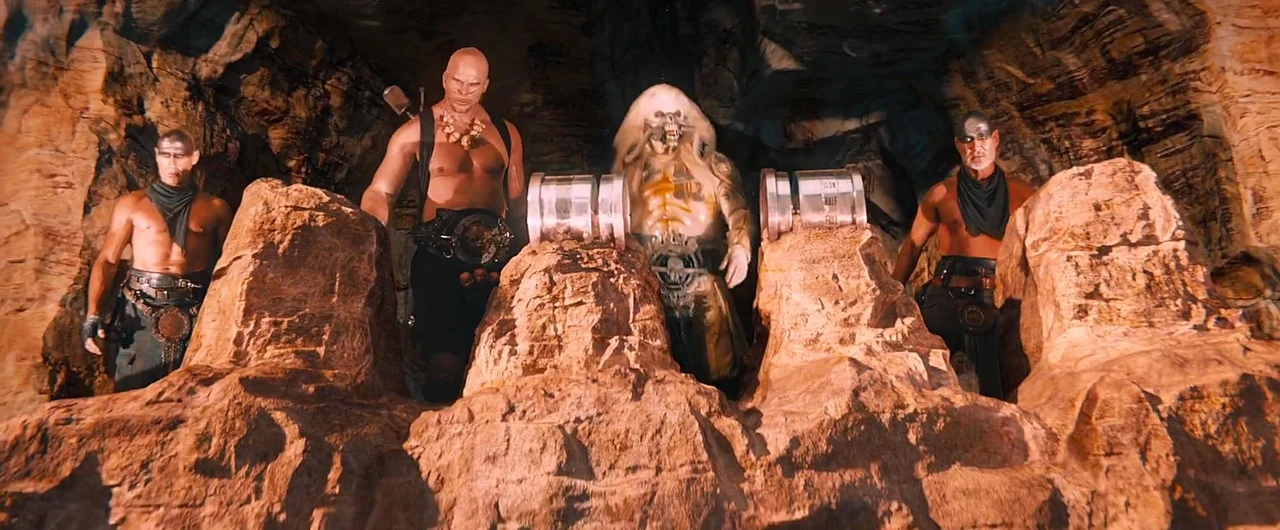 Tư liệu hình — Mad Max: Fury Road — madmax-shot-02