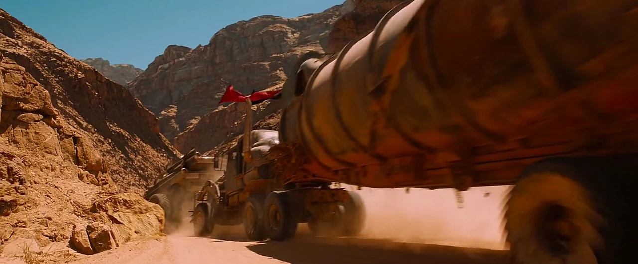 Tư liệu hình — Mad Max: Fury Road — madmax-shot-13